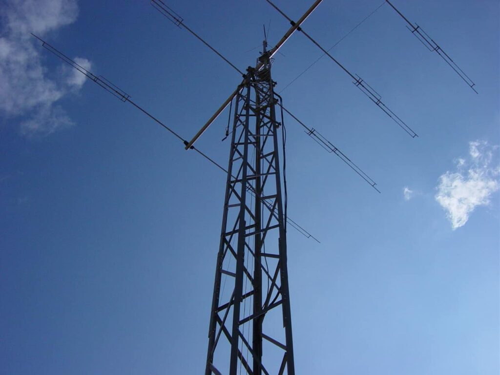 Mon antenne sur son pylone